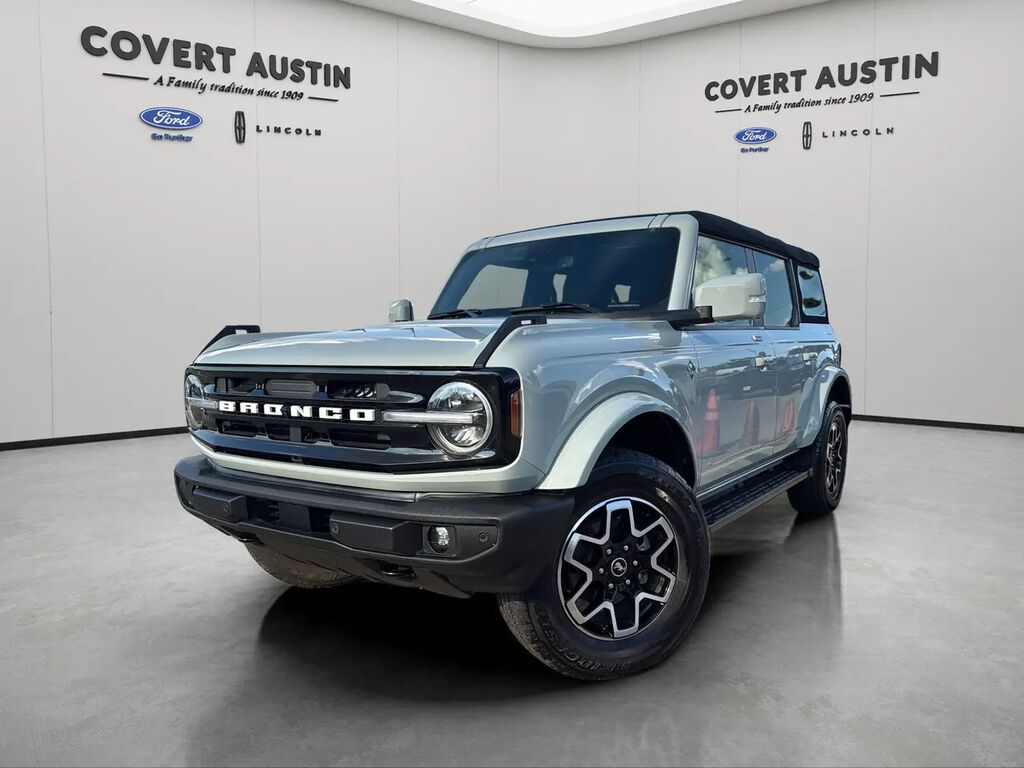 2023 Ford Bronco Base Advanced — photo 1 of 13