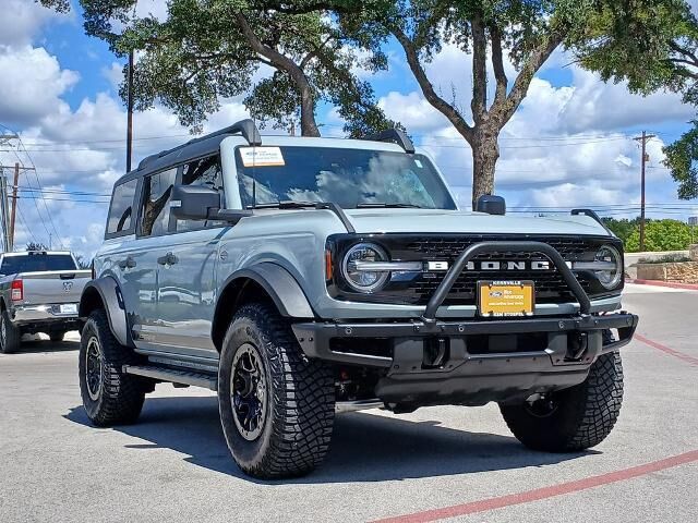 2023 Ford Bronco Badlands Advanced — photo 1 of 26