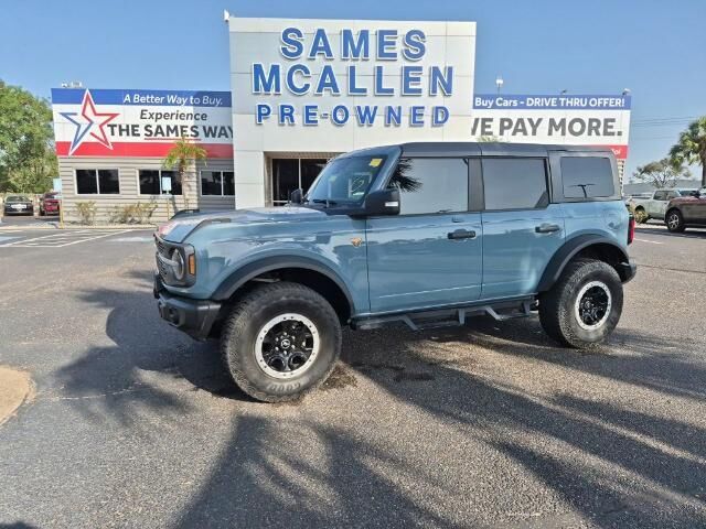 2023 Ford Bronco Big Bend Advanced — photo 1 of 13
