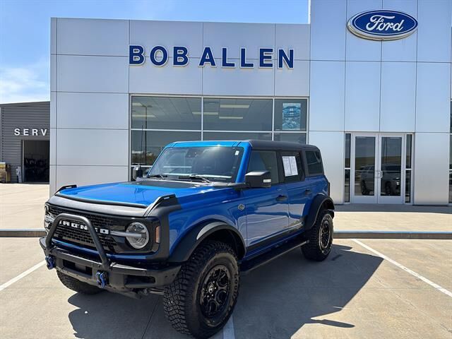 2023 Ford Bronco Base Advanced — photo 1 of 26