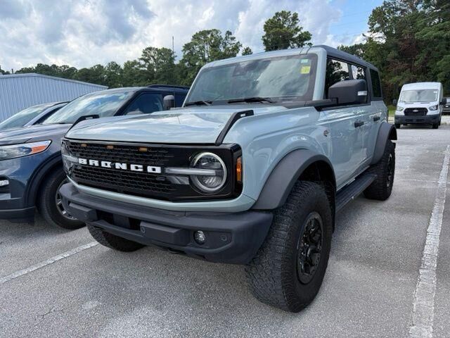 2022 Ford Bronco Base Advanced — photo 1 of 7