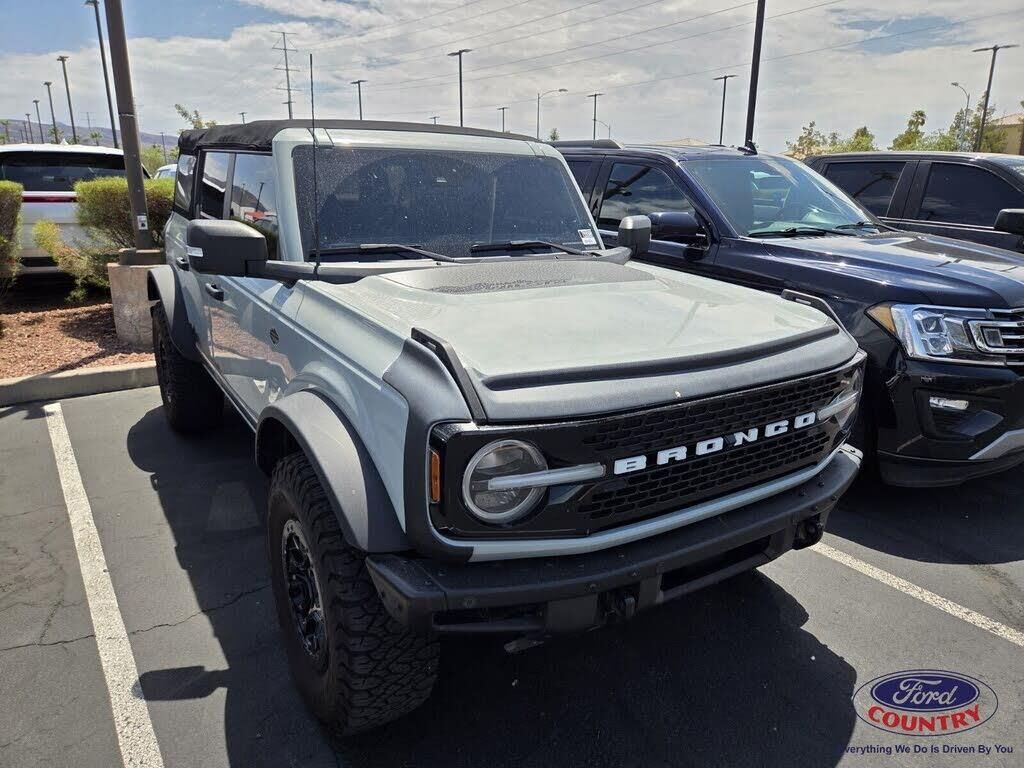 2023 Ford Bronco Base Advanced — photo 1 of 2