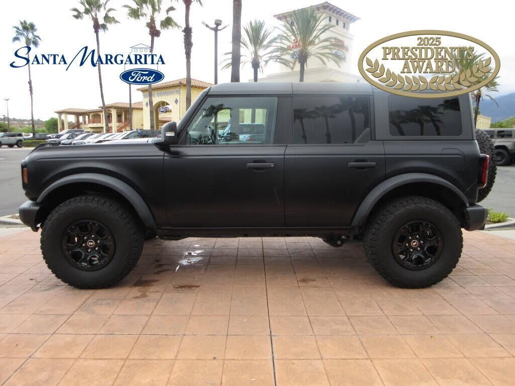 2023 Ford Bronco Base Advanced — photo 1 of 1