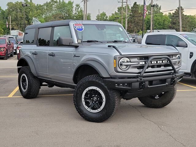 2023 Ford Bronco Base Advanced — photo 1 of 26