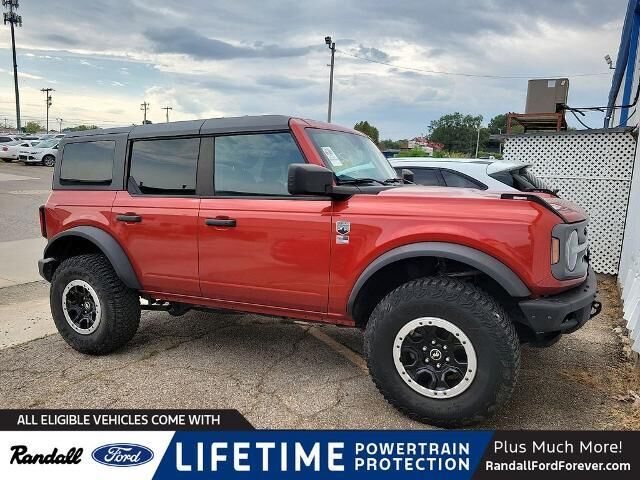 2023 Ford Bronco Base Advanced — photo 1 of 5