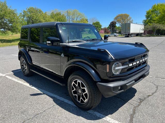 2023 Ford Bronco Badlands Advanced — photo 1 of 13