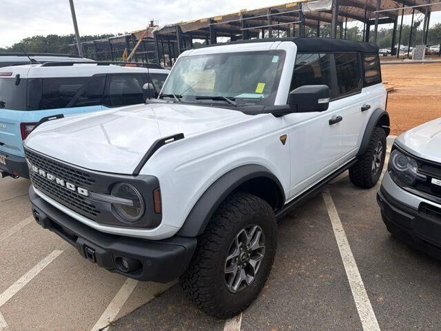 2023 Ford Bronco Badlands Advanced — photo 1 of 26