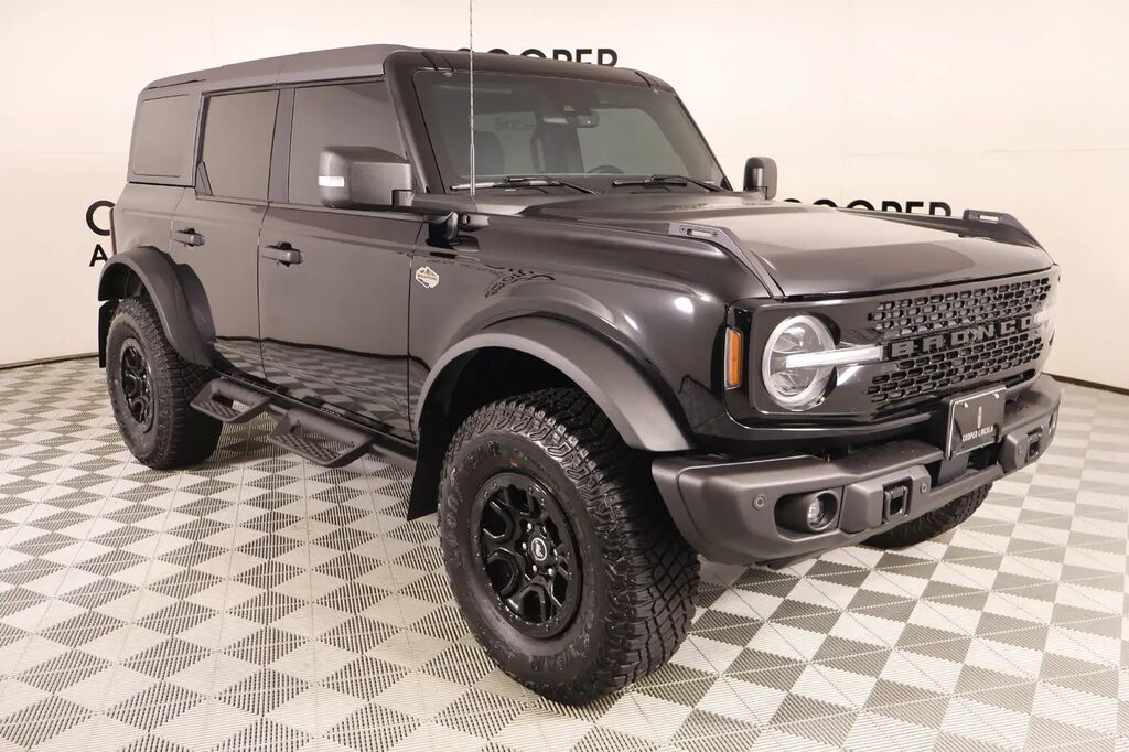 2023 Ford Bronco Big Bend Advanced — photo 1 of 13