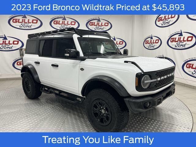 2023 Ford Bronco Base Advanced — photo 1 of 13