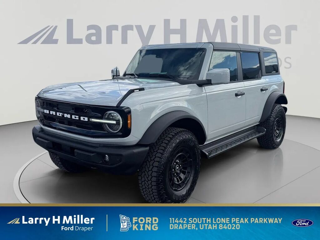 2026 Ford Bronco Outer Banks — photo 1 of 52