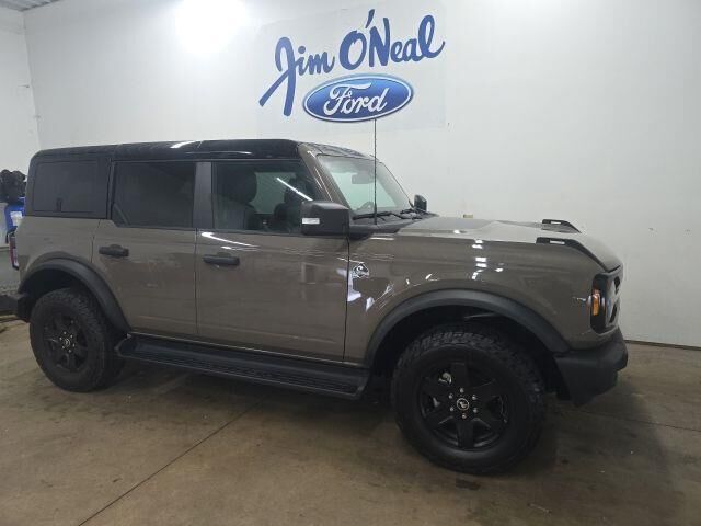 2025 Ford Bronco Outer Banks — photo 1 of 13