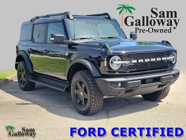 2025 Ford Bronco Outer Banks — photo 1 of 13