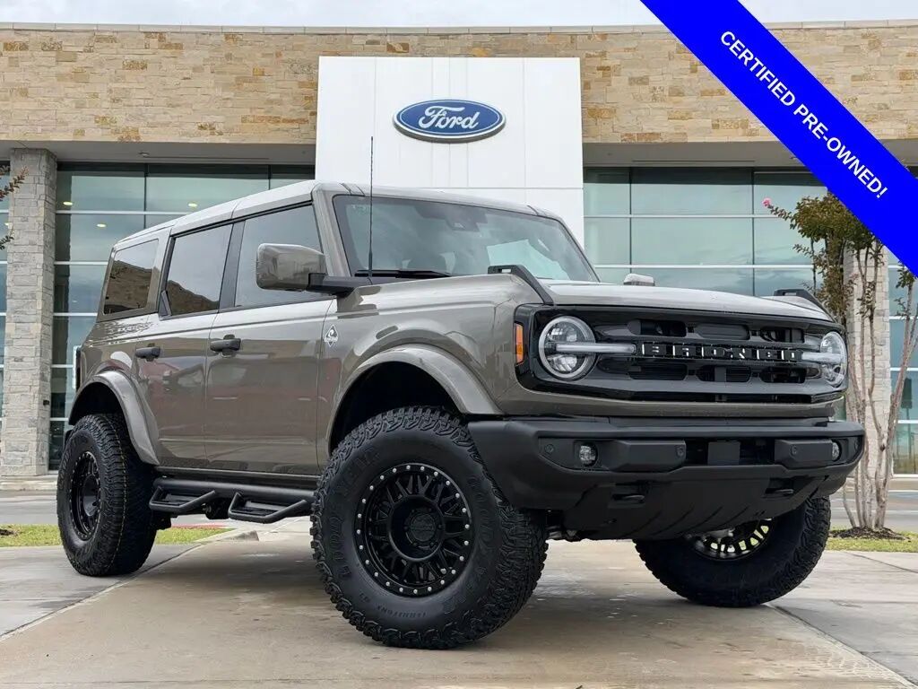 2026 Ford Bronco Outer Banks — photo 1 of 21