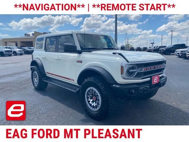 2026 Ford Bronco Outer Banks — photo 1 of 26
