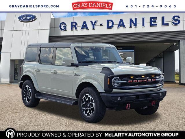 2025 Ford Bronco Outer Banks — photo 1 of 26