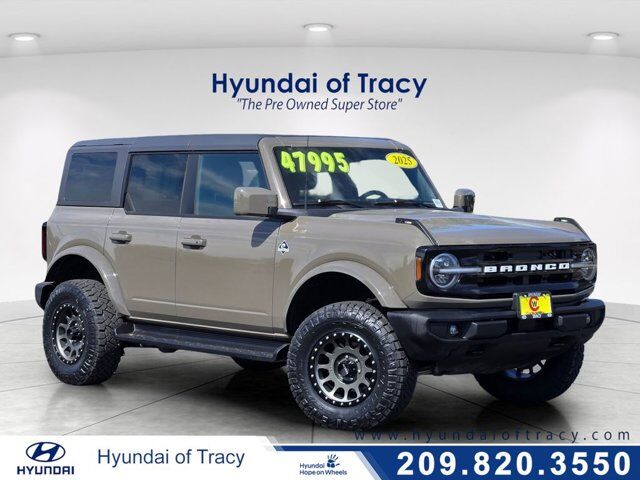 2025 Ford Bronco Outer Banks — photo 1 of 23