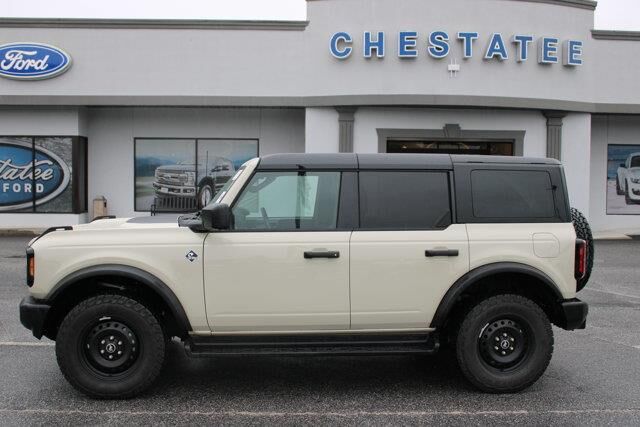 2026 Ford Bronco Outer Banks — photo 1 of 13
