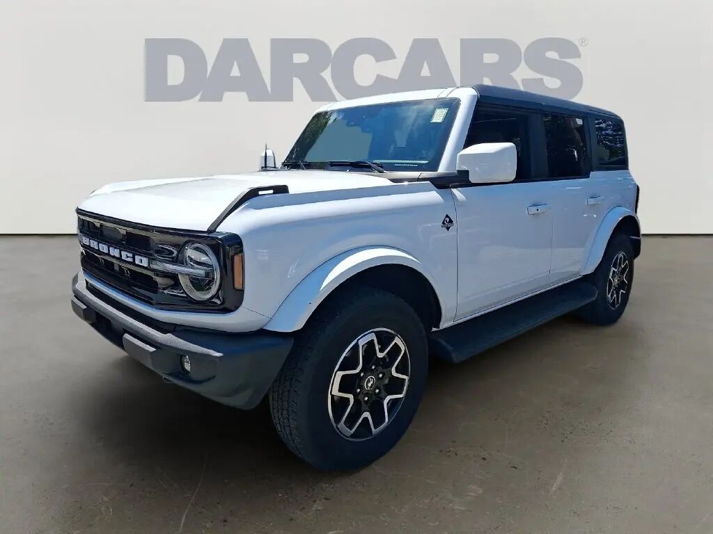 2025 Ford Bronco Outer Banks — photo 1 of 13
