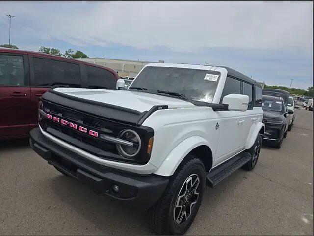 2025 Ford Bronco Outer Banks — photo 1 of 27