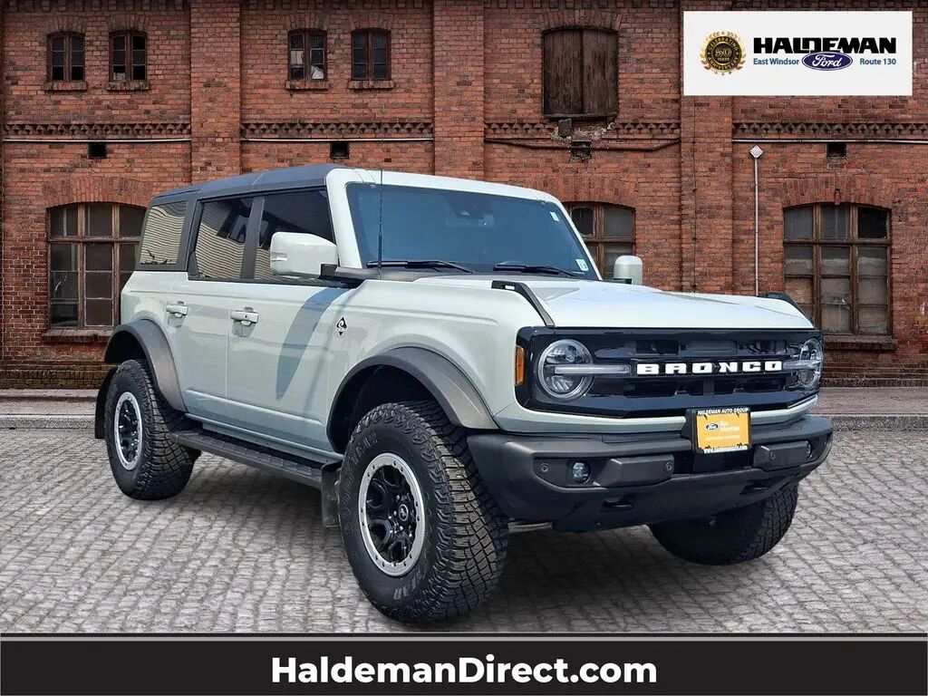 2024 Ford Bronco Outer Banks — photo 1 of 46