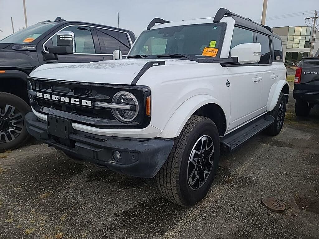 2025 Ford Bronco Outer Banks — photo 1 of 1