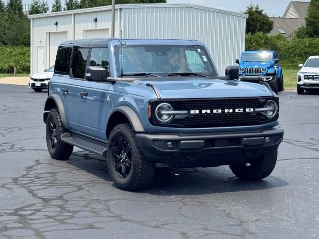 2025 Ford Bronco Outer Banks — photo 1 of 16