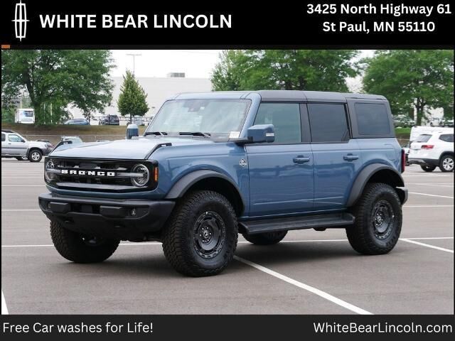 2025 Ford Bronco Outer Banks — photo 1 of 30