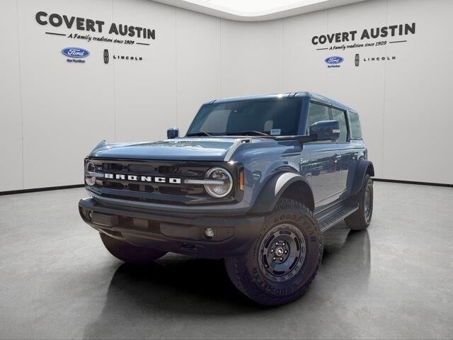2025 Ford Bronco Outer Banks — photo 1 of 17