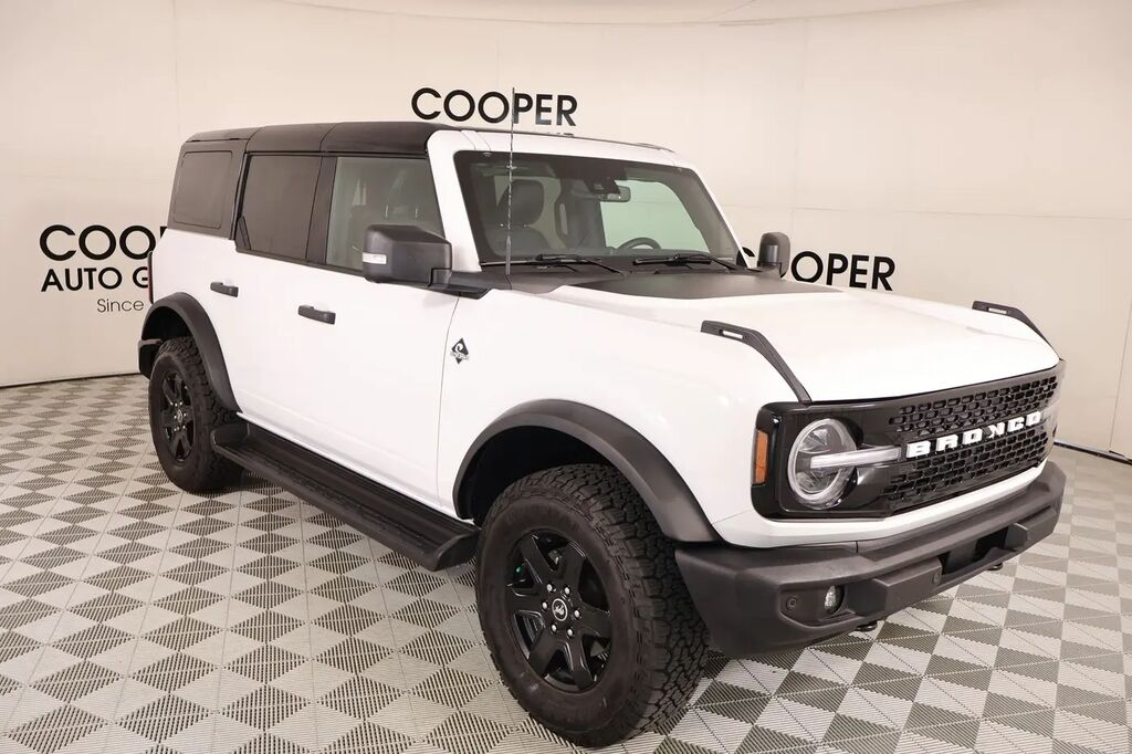 2025 Ford Bronco Outer Banks — photo 1 of 14