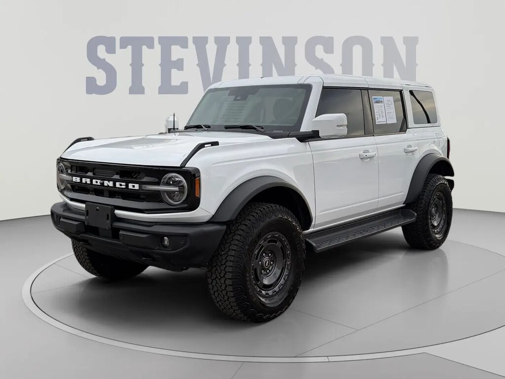 2025 Ford Bronco Outer Banks — photo 1 of 13