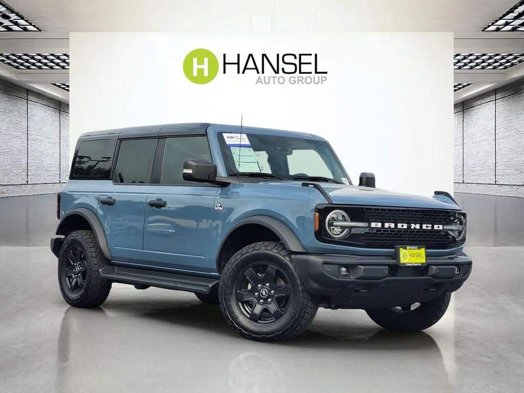 2025 Ford Bronco Outer Banks — photo 1 of 12