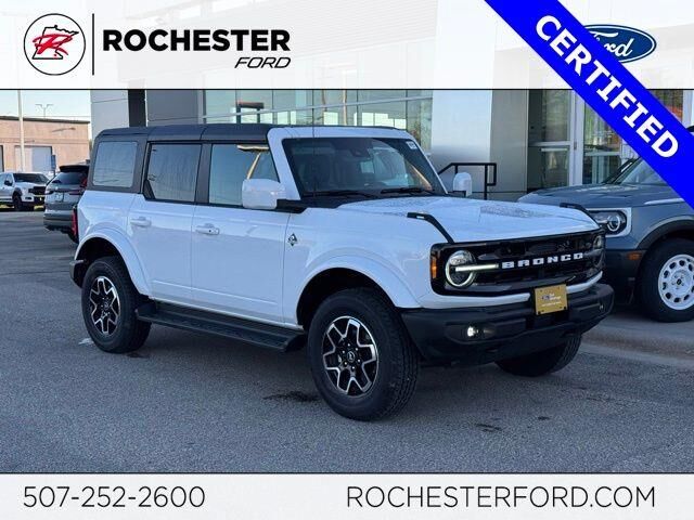 2025 Ford Bronco Outer Banks — photo 1 of 13