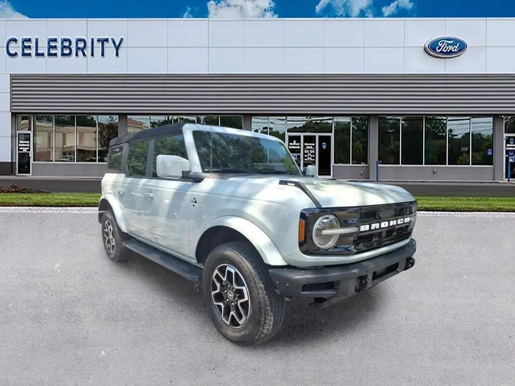2024 Ford Bronco Outer Banks — photo 1 of 26