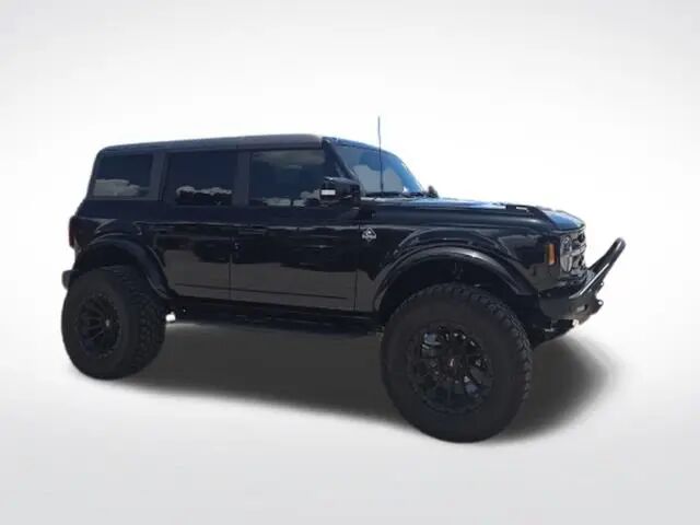 2025 Ford Bronco Outer Banks — photo 1 of 13