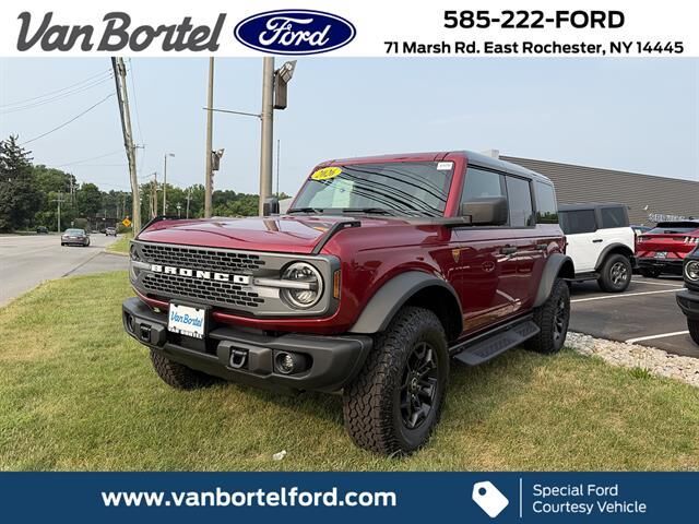 2026 Ford Bronco Badlands — photo 1 of 16