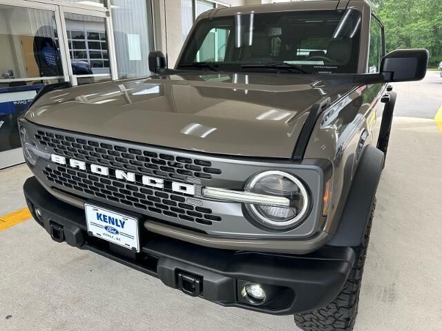 2025 Ford Bronco Badlands — photo 1 of 25