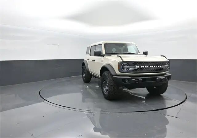 2025 Ford Bronco Badlands — photo 1 of 13