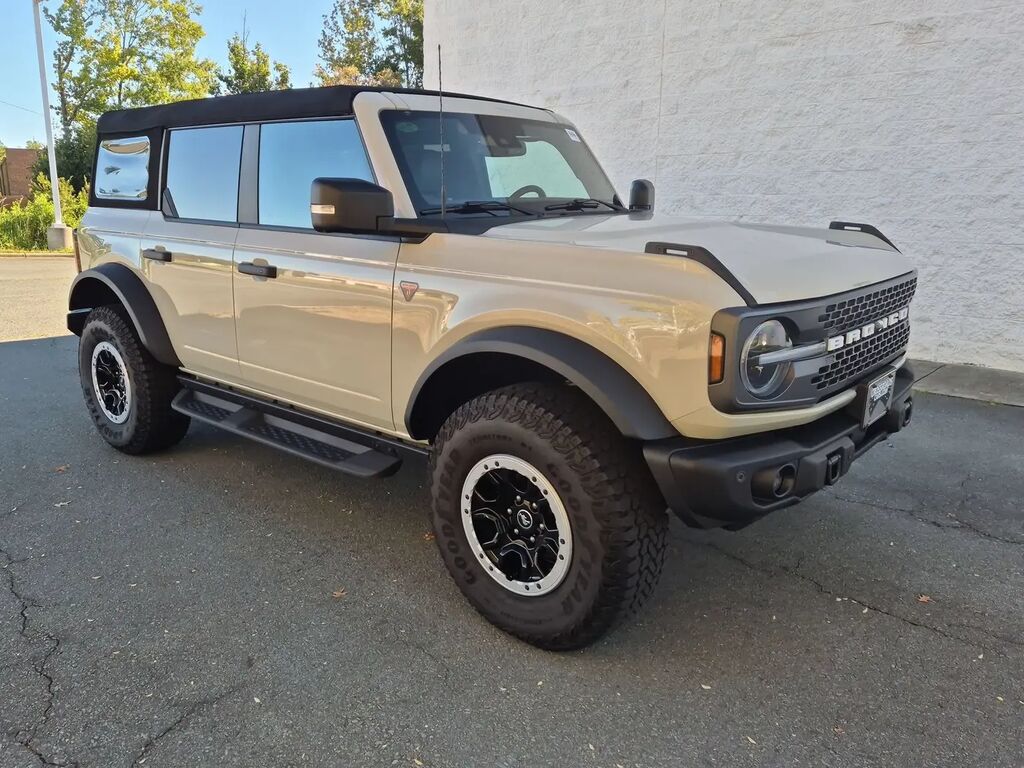 2025 Ford Bronco Badlands — photo 1 of 13