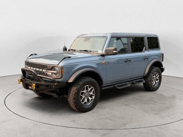 2024 Ford Bronco Badlands — photo 1 of 9