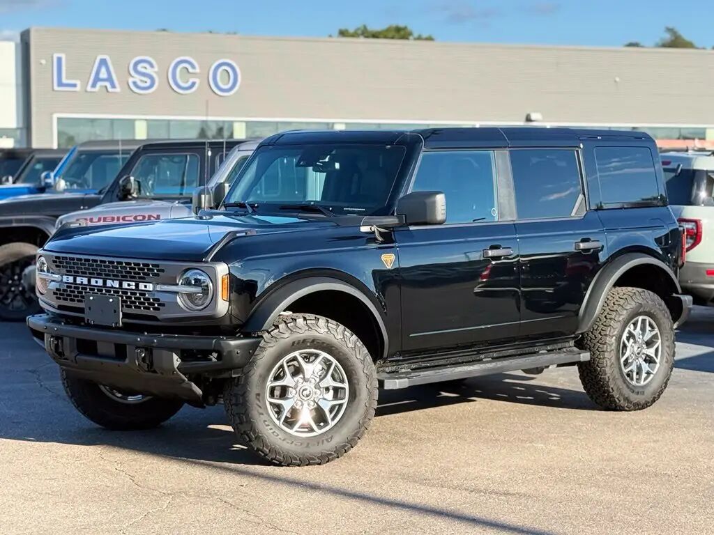 2024 Ford Bronco Badlands — photo 1 of 13