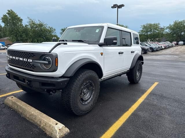 2025 Ford Bronco Badlands — photo 1 of 26