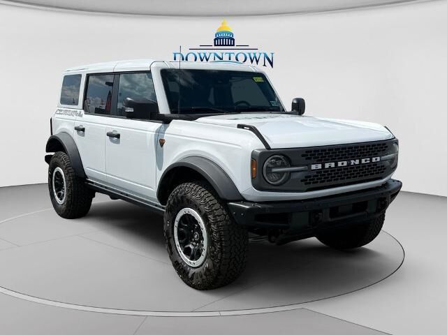 2025 Ford Bronco Badlands — photo 1 of 39