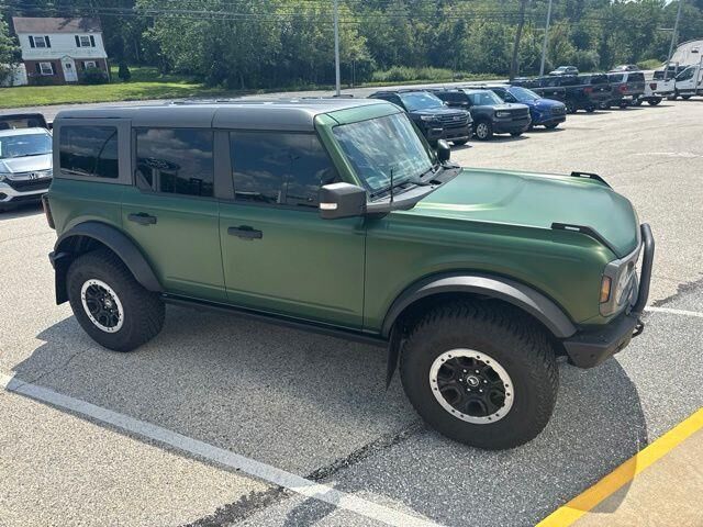 2024 Ford Bronco Badlands — photo 1 of 28
