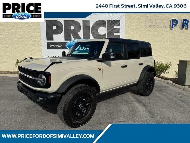 2025 Ford Bronco Badlands — photo 1 of 26