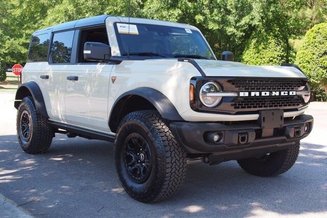 2025 Ford Bronco Badlands — photo 1 of 27