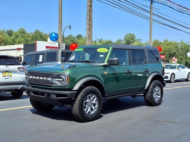 2024 Ford Bronco Badlands — photo 1 of 26