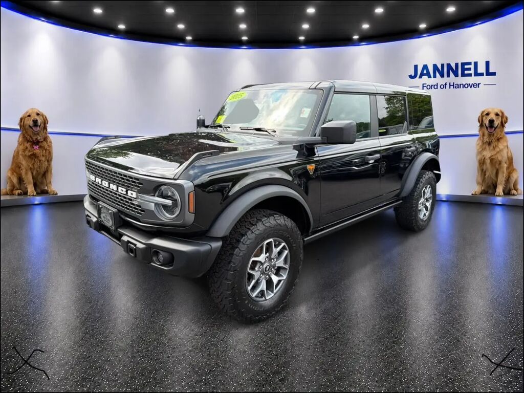 2025 Ford Bronco Badlands — photo 1 of 12