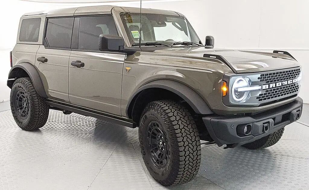 2026 Ford Bronco Badlands — photo 1 of 14