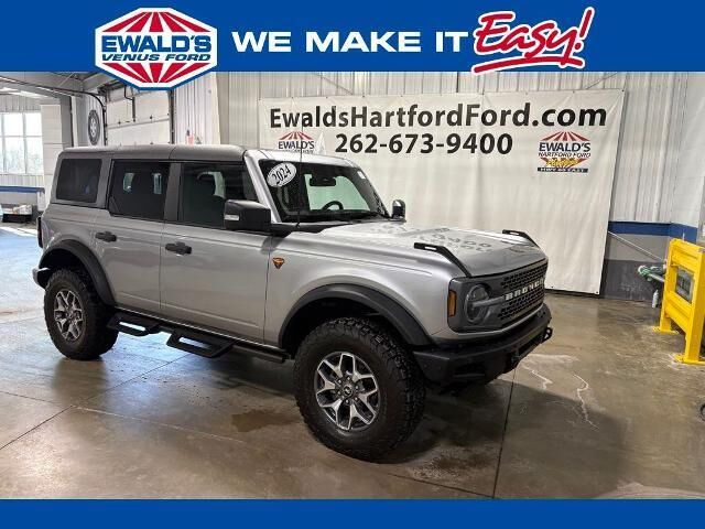 2024 Ford Bronco Badlands — photo 1 of 26