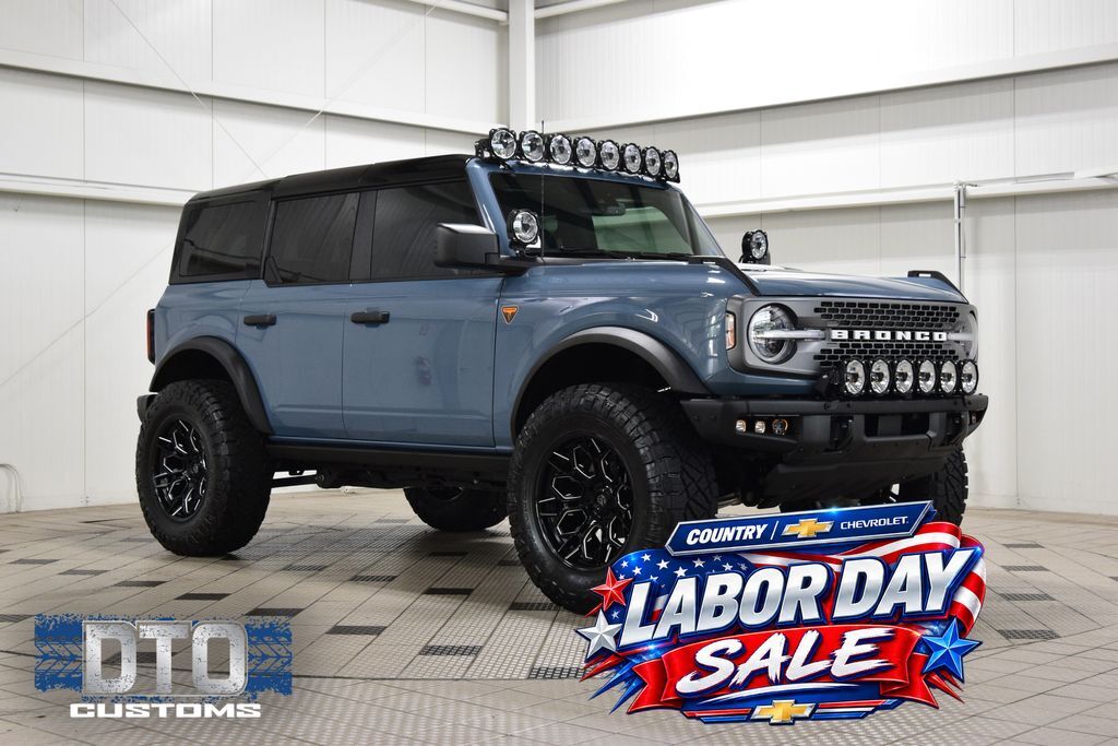 2025 Ford Bronco Badlands — photo 1 of 13
